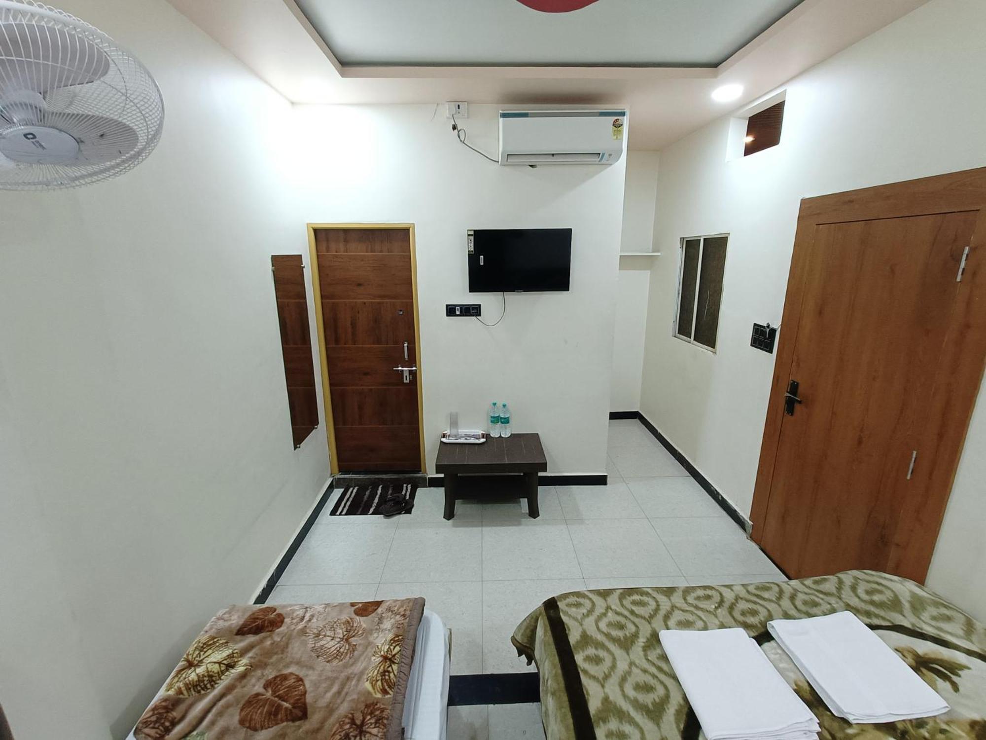 Hotel Shreem Ujaim Exterior foto