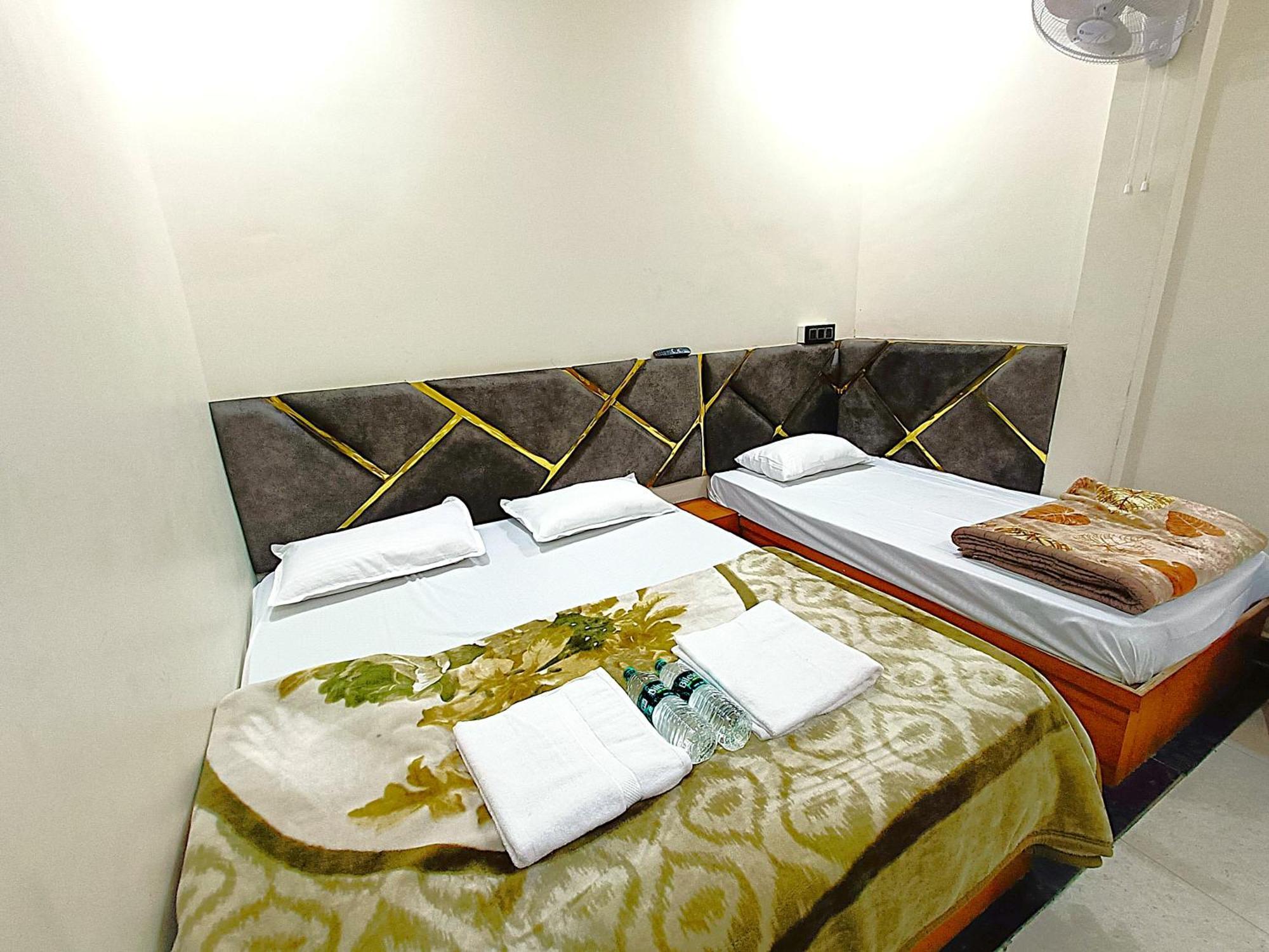 Hotel Shreem Ujaim Exterior foto