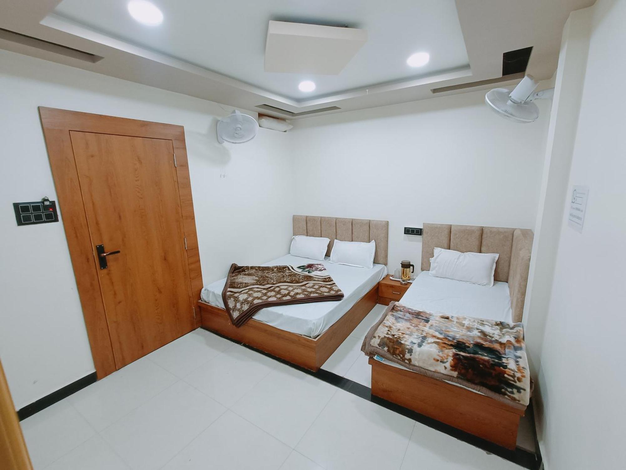 Hotel Shreem Ujaim Exterior foto