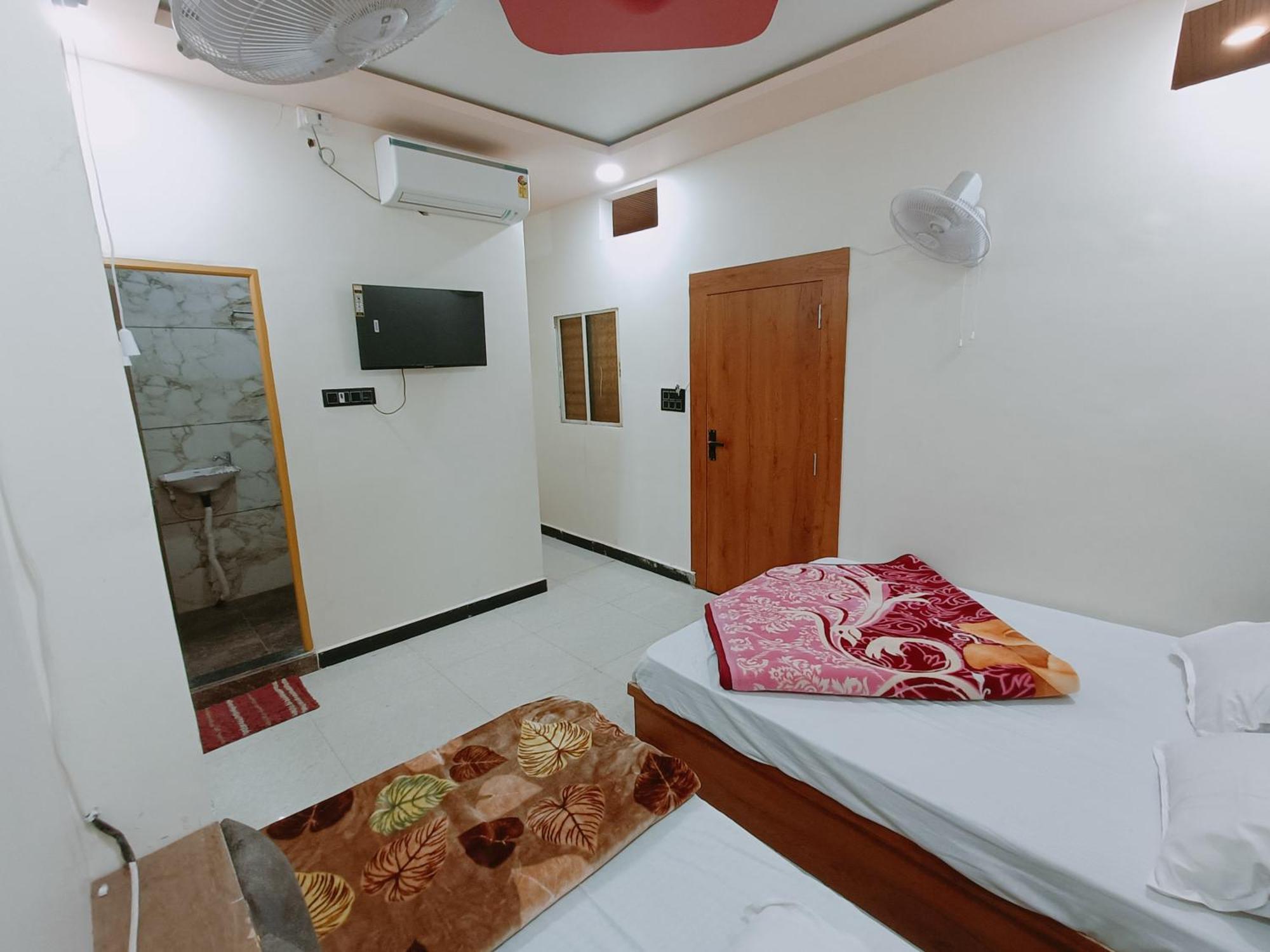 Hotel Shreem Ujaim Exterior foto