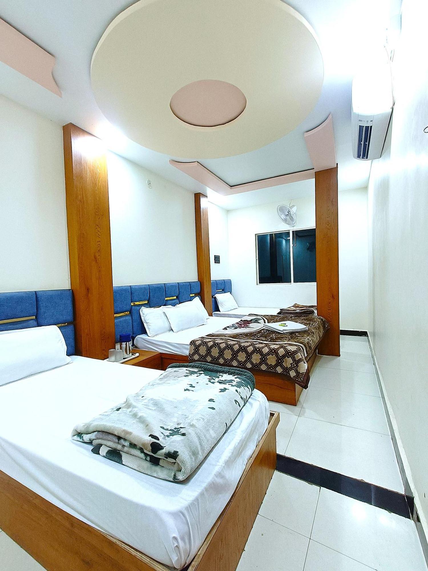 Hotel Shreem Ujaim Exterior foto