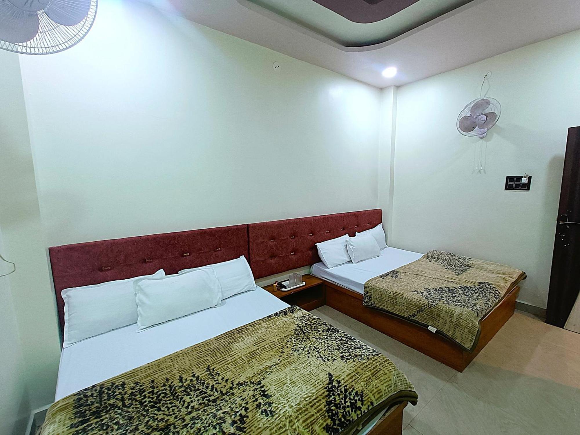 Hotel Shreem Ujaim Exterior foto