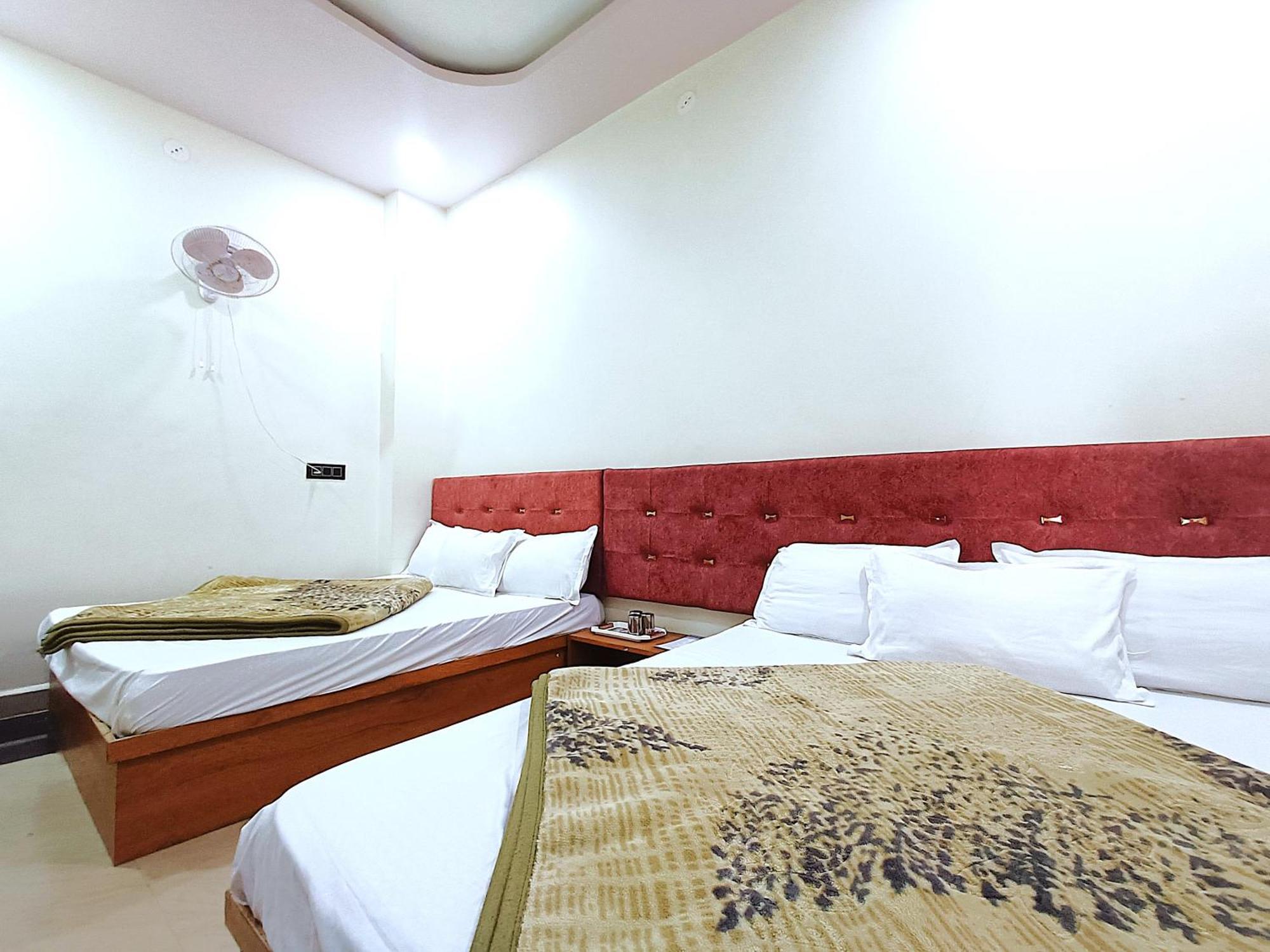 Hotel Shreem Ujaim Exterior foto