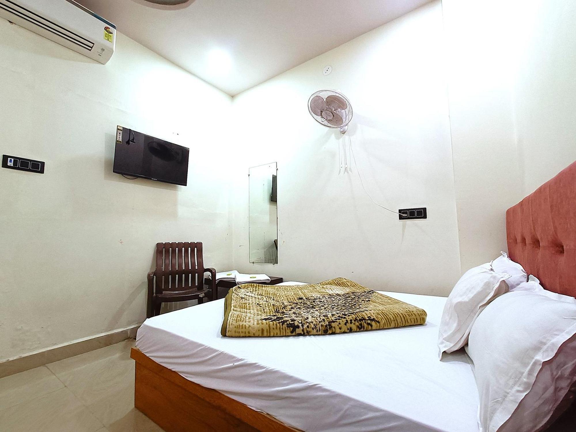 Hotel Shreem Ujaim Exterior foto