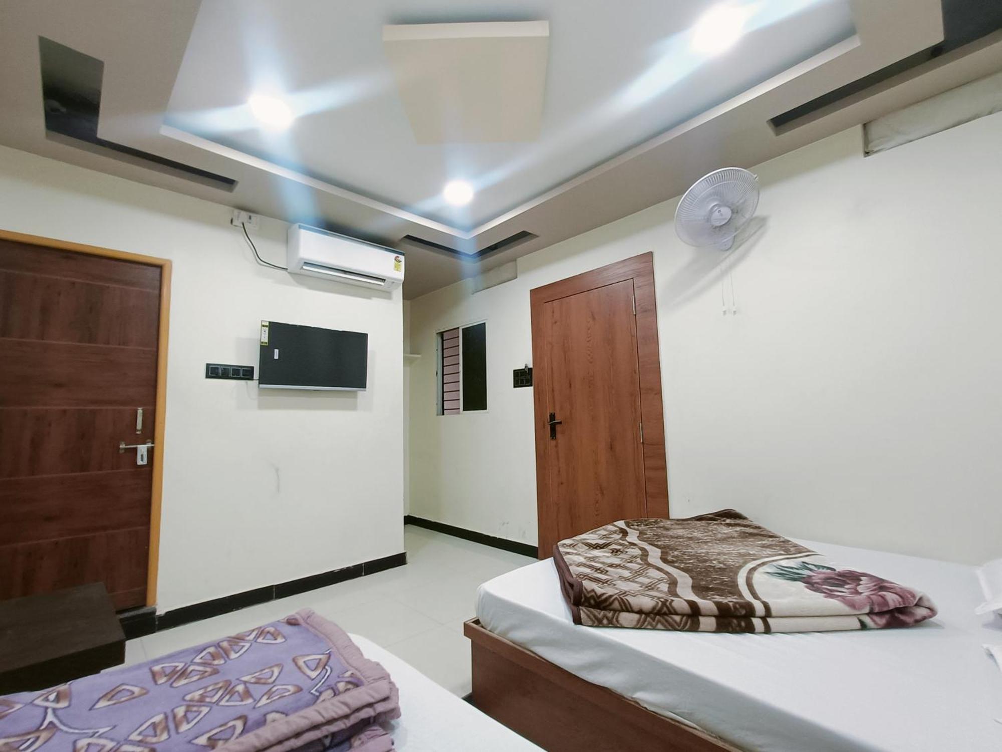 Hotel Shreem Ujaim Exterior foto
