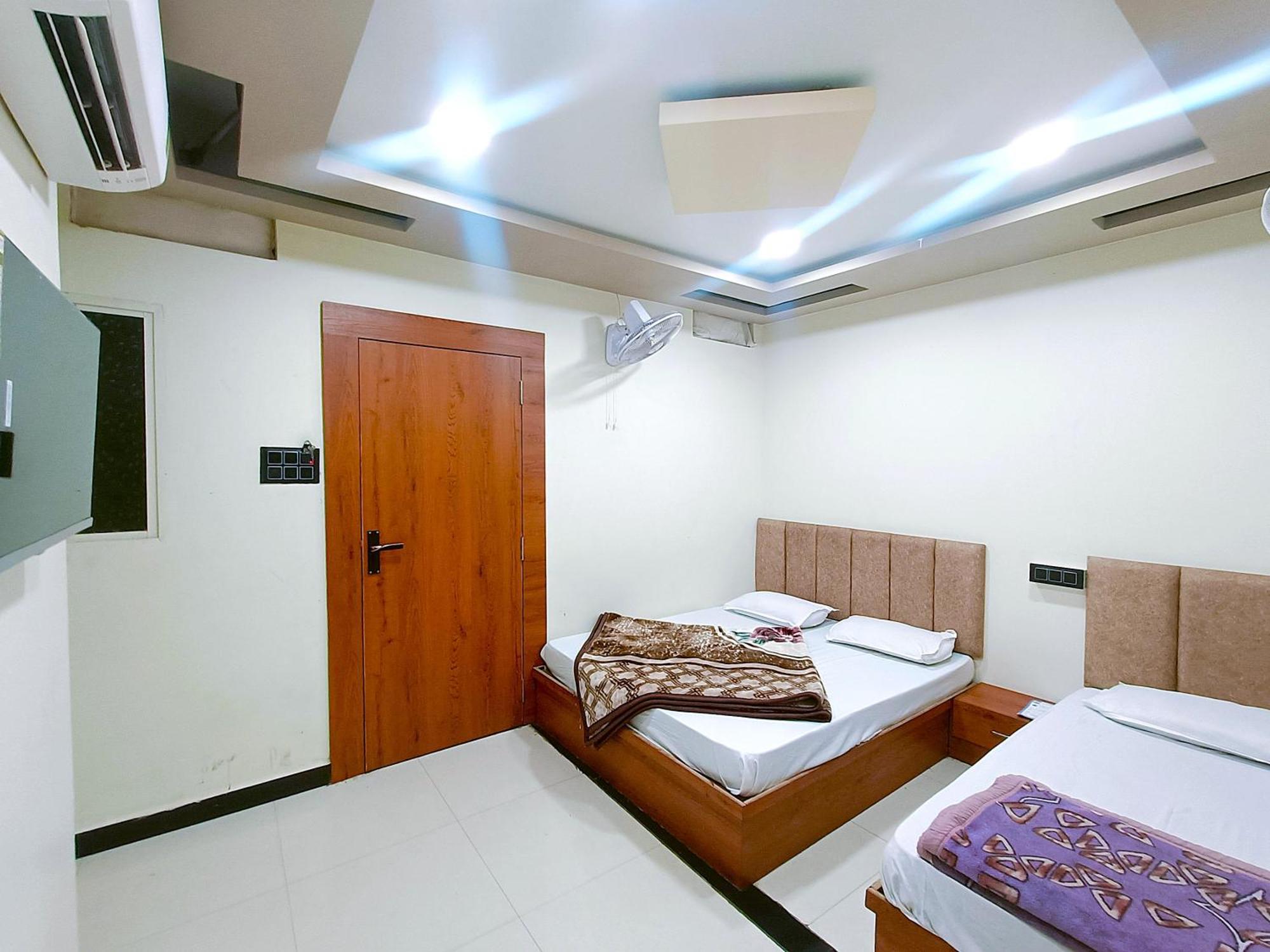 Hotel Shreem Ujaim Exterior foto