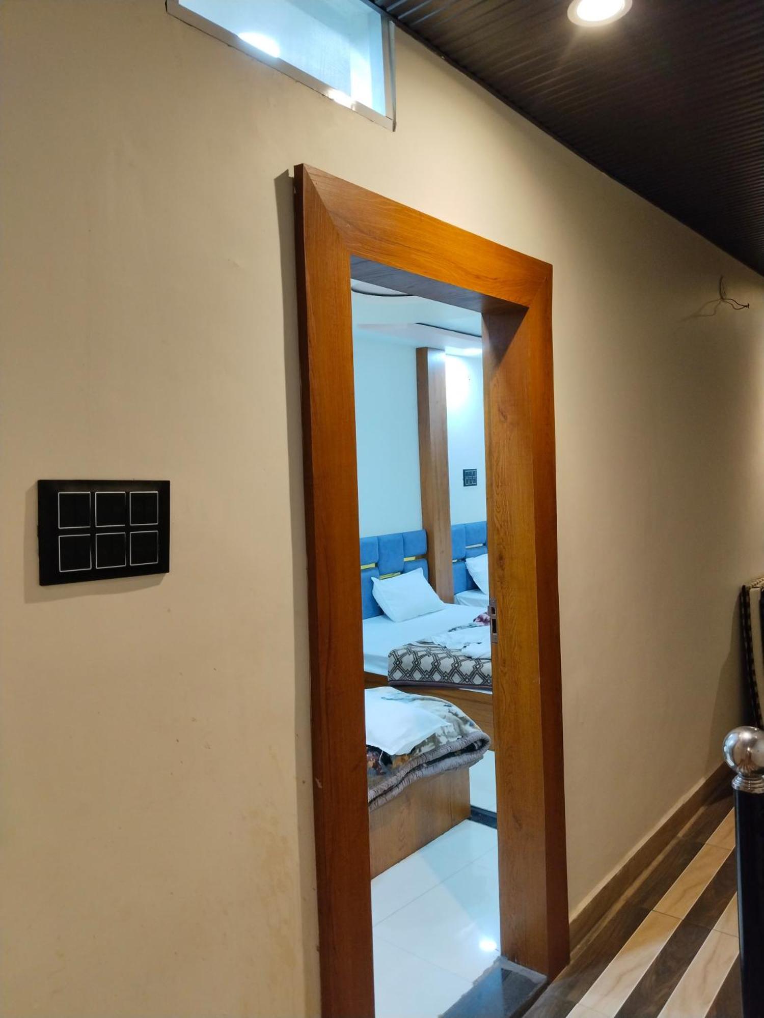 Hotel Shreem Ujaim Exterior foto
